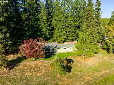 24531 Vaughn Rd, Veneta, OR 97487