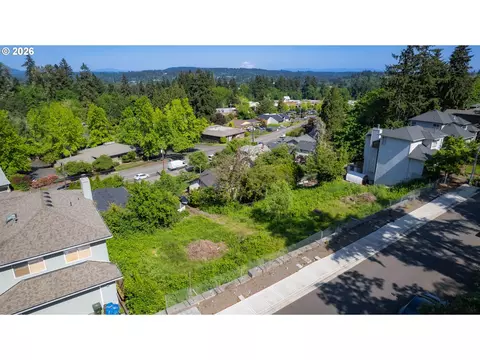 Broadway, West Linn, OR 97068