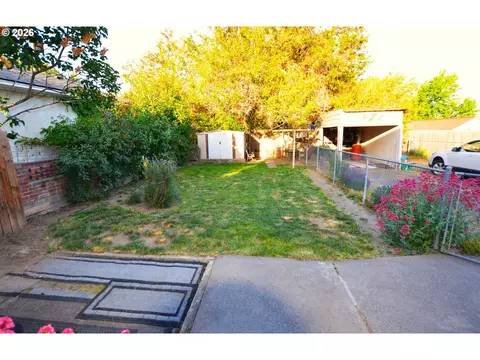 Exterior - 518 NW 9th St, Pendleton, OR 97801 photo 5 of 6