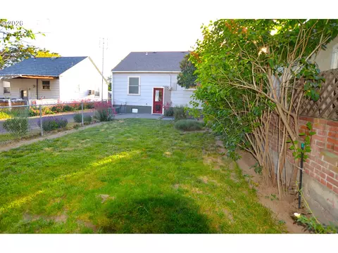 Exterior - 518 NW 9th St, Pendleton, OR 97801 photo 6 of 6
