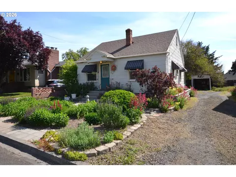 Exterior - 518 NW 9th St, Pendleton, OR 97801 photo 2 of 6