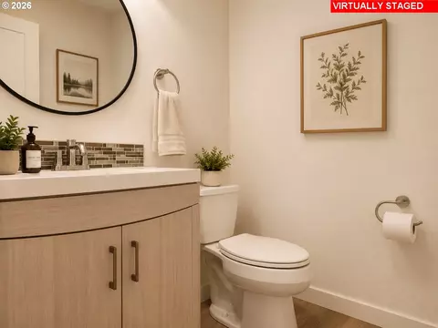 Bath - 202 Foxtail Dr, Eugene, OR 97405 photo 3 of 4