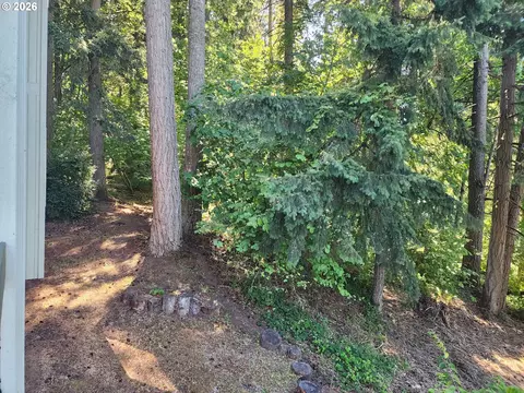 Exterior - 202 Foxtail Dr, Eugene, OR 97405 photo 9 of 14