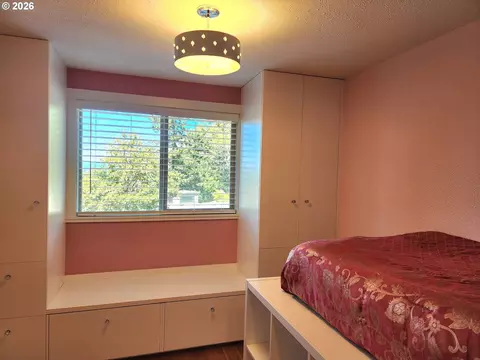 Bedroom - 202 Foxtail Dr, Eugene, OR 97405 photo 1 of 3