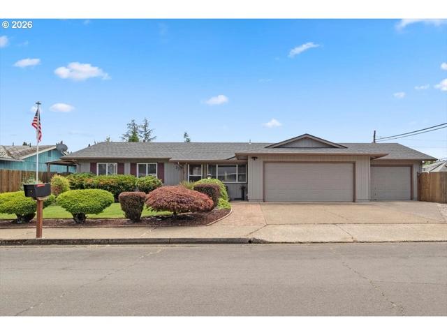 1775 Anthony Ave, Cottage Grove, OR 97424
