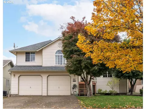 882 SE 71st Ave, Hillsboro, OR 97123