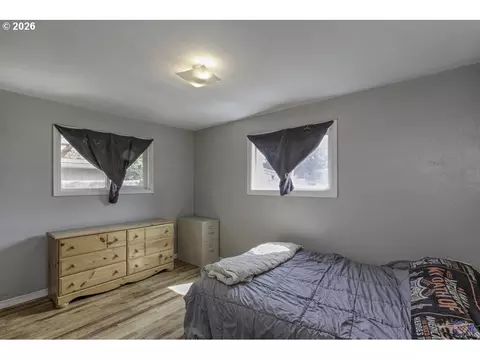 Bedroom - 1909 Main St, Lyons, OR 97358 photo 2 of 3