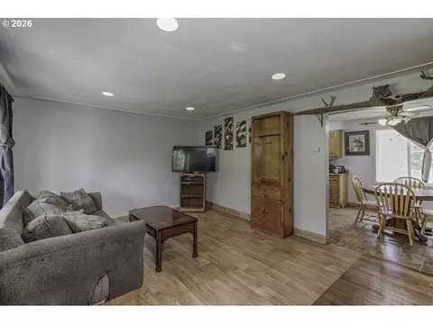 Living - 1909 Main St, Lyons, OR 97358 photo 2 of 3