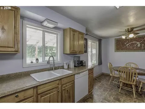 Kitchen - 1909 Main St, Lyons, OR 97358 photo 3 of 4