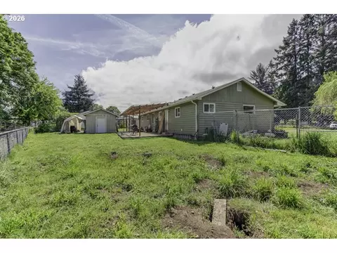 Exterior - 1909 Main St, Lyons, OR 97358 photo 4 of 8
