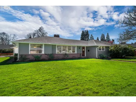 2840 Tomahawk Ln, Eugene, OR 97401