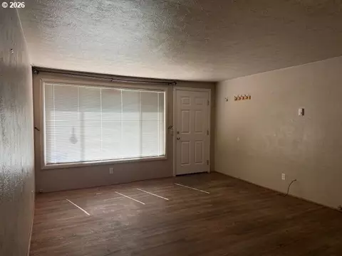 3005 Mill St, Eugene, OR 97405 photo 4