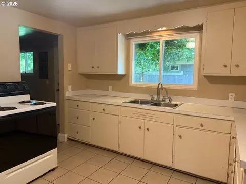 3005 Mill St, Eugene, OR 97405 photo 6