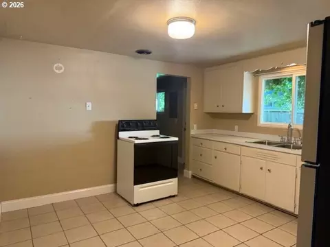3005 Mill St, Eugene, OR 97405 photo 7