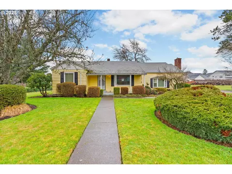 135 Ayres Rd, Eugene, OR 97408