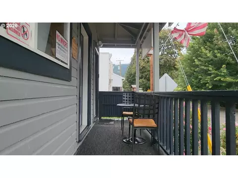 Exterior - 10786 Highway 126, Mapleton, OR 97453 photo 2 of 5
