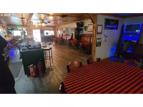 Dining - 10786 Highway 126, Mapleton, OR 97453 photo 1 of 1