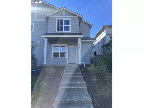 1612 SE Barberry Ave, Dallas, OR 97338