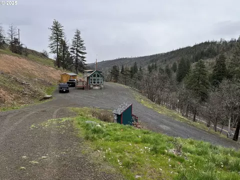 80357 S Valley Rd, Dufur, OR 97021