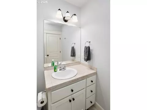 Bath - 347 Lazy Ave, Eugene, OR 97404 photo 4 of 5