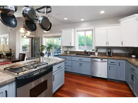 Kitchen - 347 Lazy Ave, Eugene, OR 97404 photo 6 of 7