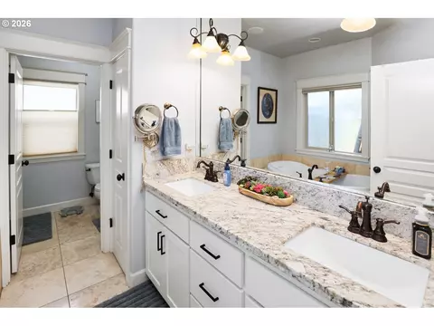 Bath - 347 Lazy Ave, Eugene, OR 97404 photo 1 of 5