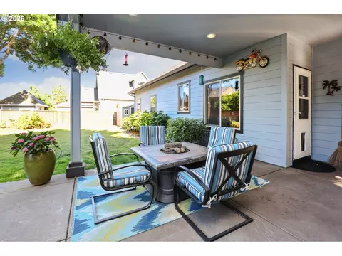 Exterior - 347 Lazy Ave, Eugene, OR 97404 photo 5 of 10