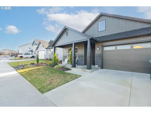 651 NW 28th St, Battle Ground, WA 98604