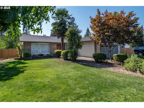 290 Singing Waters Rd, Winchester, OR 97495