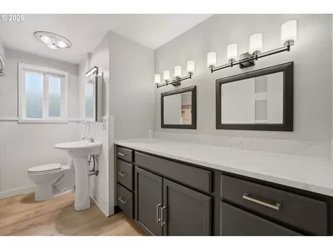 Bath - 111 SElliott Ave, Gresham, OR 97080 photo 1 of 3