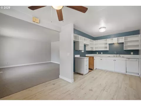 Living - 111 SElliott Ave, Gresham, OR 97080 photo 6 of 6