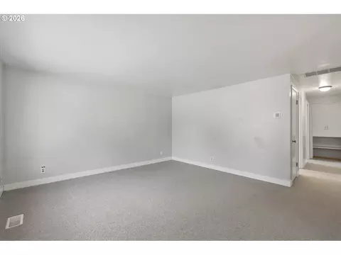 Living - 111 SElliott Ave, Gresham, OR 97080 photo 1 of 6
