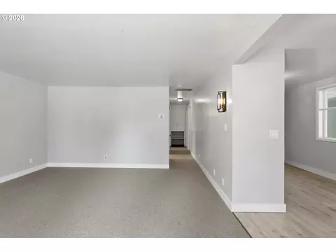 Living - 111 SElliott Ave, Gresham, OR 97080 photo 4 of 6