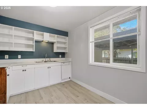 Kitchen - 111 SElliott Ave, Gresham, OR 97080 photo 1 of 2