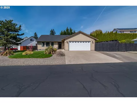 2289 Eagle Loop, Sutherlin, OR 97479