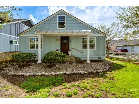 3080 Willakenzie Rd, Eugene, OR 97401