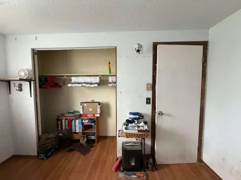 Bedroom - 206 SE Kirk Ave, Pendleton, OR 97801 photo 5 of 7