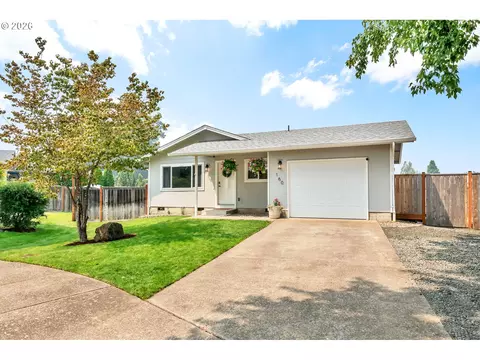160 Saxon Pl, Junction City, OR 97448