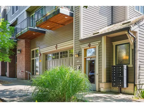 1540 SE Martins St #D, Portland, OR 97202