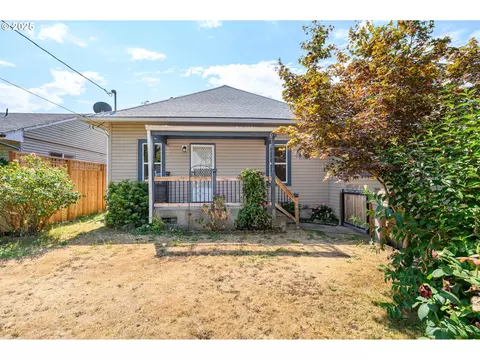 1404 E 8th St, Newberg, OR 97132
