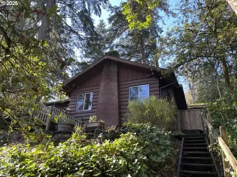 1790 Riverview St, Eugene, OR 97403