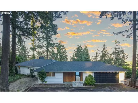 2041 Marylhurst Dr, West Linn, OR 97068