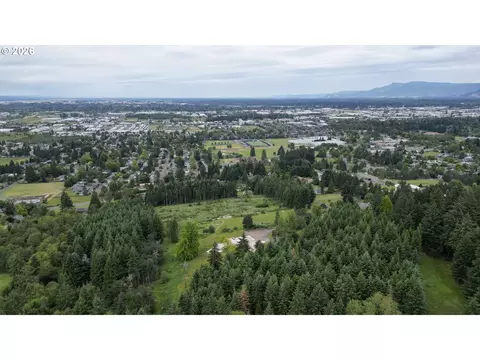 2400 S Louis Ln, Eugene, OR 97405