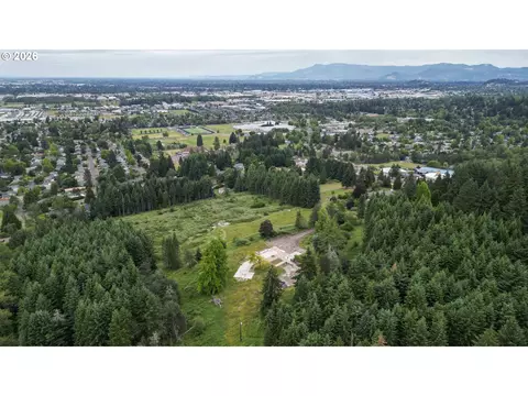 2400 S Louis Ln, Eugene, OR 97405 photo 3