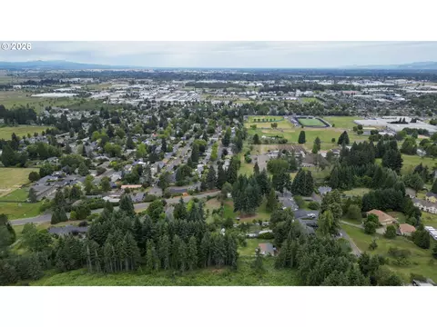 2400 S Louis Ln, Eugene, OR 97405 photo 10