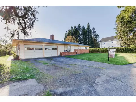 645 S Main St, Mount Angel, OR 97362