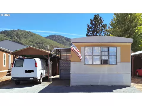 112 Gilham Loop, Myrtle Creek, OR 97457