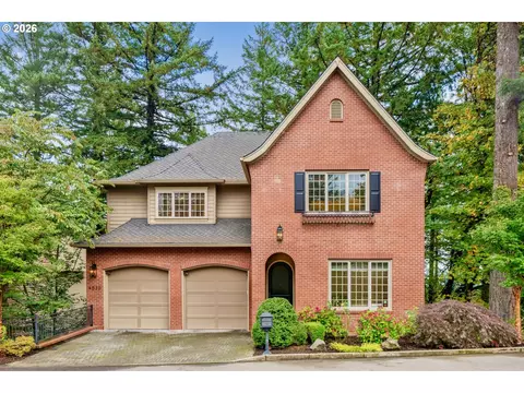 4530 SW Council Crest Dr, Portland, OR 97239