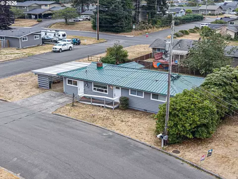 3320 Fernwood Pl, Reedsport, OR 97467