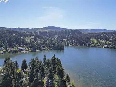 View/Area - 2915 NE Loop Dr, Otis, OR 97368 photo 2 of 6